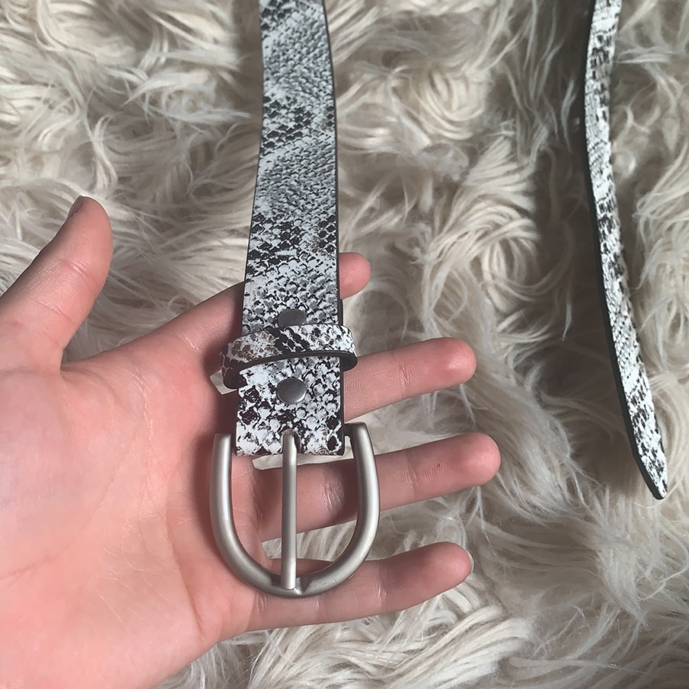 Belt - Picture 2 of 3